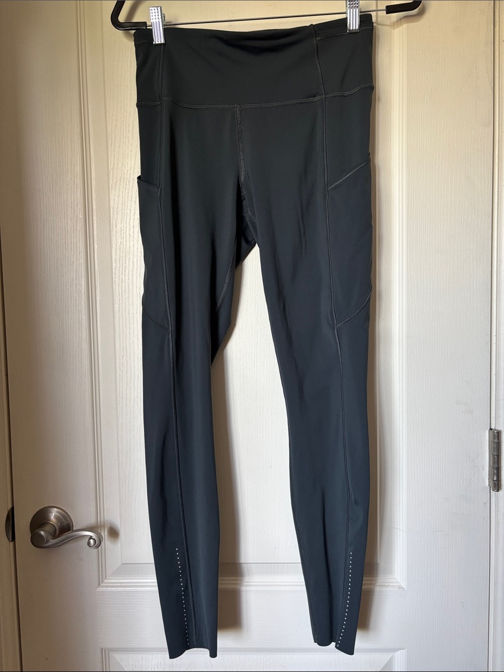 Lululemon Size 8 Gray High Rise Pocket Leggings Reflective Athletic Yoga Pants